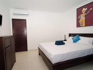 8 chambres, fer et planche à repasser, Wi-Fi gratuit, draps fournis