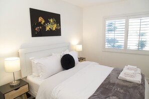 3 habitaciones, escritorio, tabla de planchar con plancha y wifi gratis 