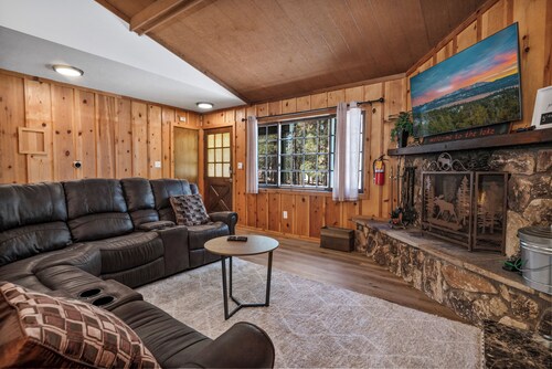 2BD/1B Apt Walking Distance to Snow Summit