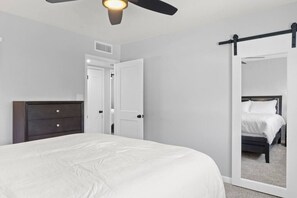 3 bedrooms, desk, iron/ironing board, WiFi