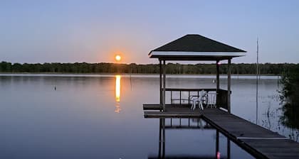 Lake Fork house with private boat ramp, dock, fishing light, kayak, 8 acres land