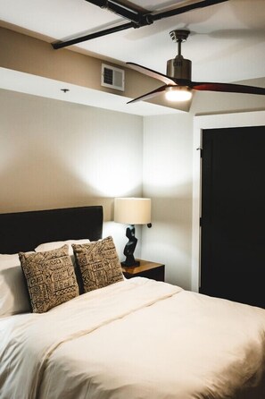 3 soverom, skrivebord, strykejern/-brett og wi-fi (inkludert)