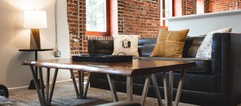 3 Bedroom Suite Downtown Elkin • Shopping, Entertainment, Restaurants, Vineyards