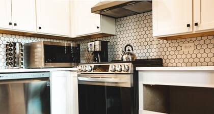 Three Trails · 1 Bedroom, ADA Accessible (Room 2)