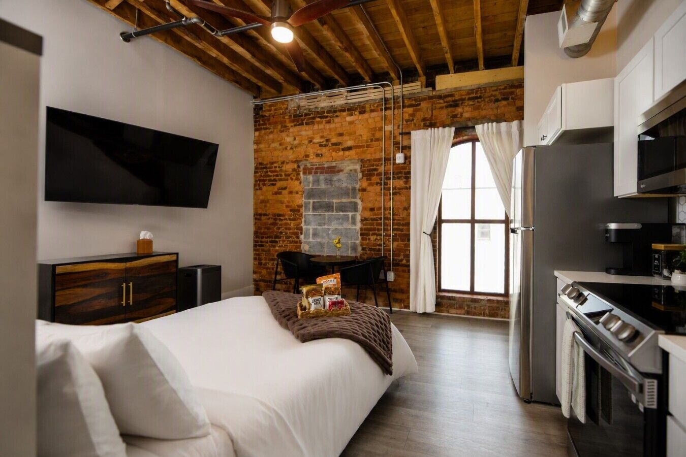 1 bedroom, iron/ironing board, travel crib, WiFi (free)