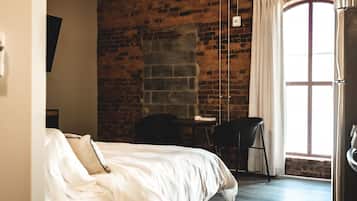 1 bedroom, iron/ironing board, travel crib, free WiFi