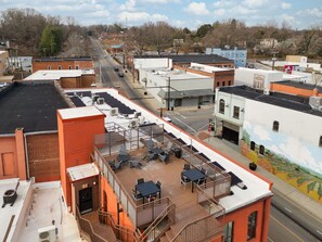 Outdoor dining - 1 Bedroom Suite Downtown Elkin Yadkin Valley  - Near Hiking, Entertainment, and Vineyards (Elkin)