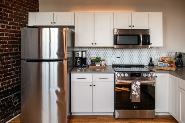 Fridge, microwave, oven, stovetop