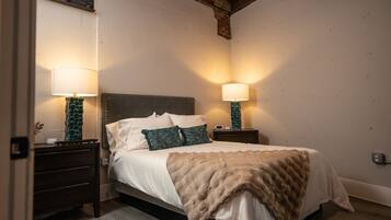 2 habitaciones, tabla de planchar con plancha y cuna de viaje