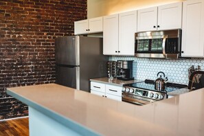 Fridge, microwave, oven, stovetop - 2 Bedroom Suite Yadkin Valley • Shopping, Entertainment, Restaurants, Vineyards (Elkin)