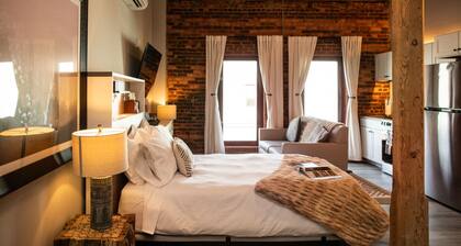 Studio Suite Yadkin Valley Downtown Elkin, Near Vineyards and Hiking