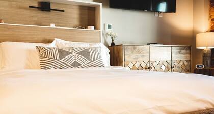 Studio Suite Yadkin Valley • Shopping, Entertainment, Restaurants, Vineyards