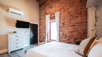 1 bedroom, iron/ironing board, travel crib, free WiFi