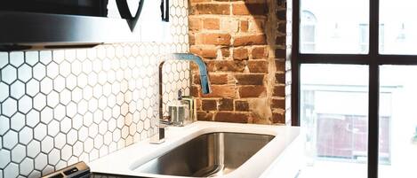 Fridge, microwave, oven, stovetop