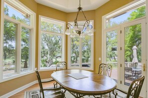 Dining - 4 Min. Walk to Beach!  Private Pool With Pool Heater.*  Backyard w/ Golf Course Views! (Hilton Head Island)