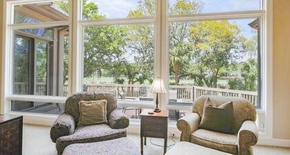 4 Min. Walk to Beach! Private Pool With Pool Heater.* Backyard w/ Golf Course Views!