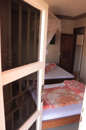 Iron/ironing board, free WiFi