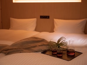 2 chambres, couette en duvet d'oie, coffres-forts dans les chambres