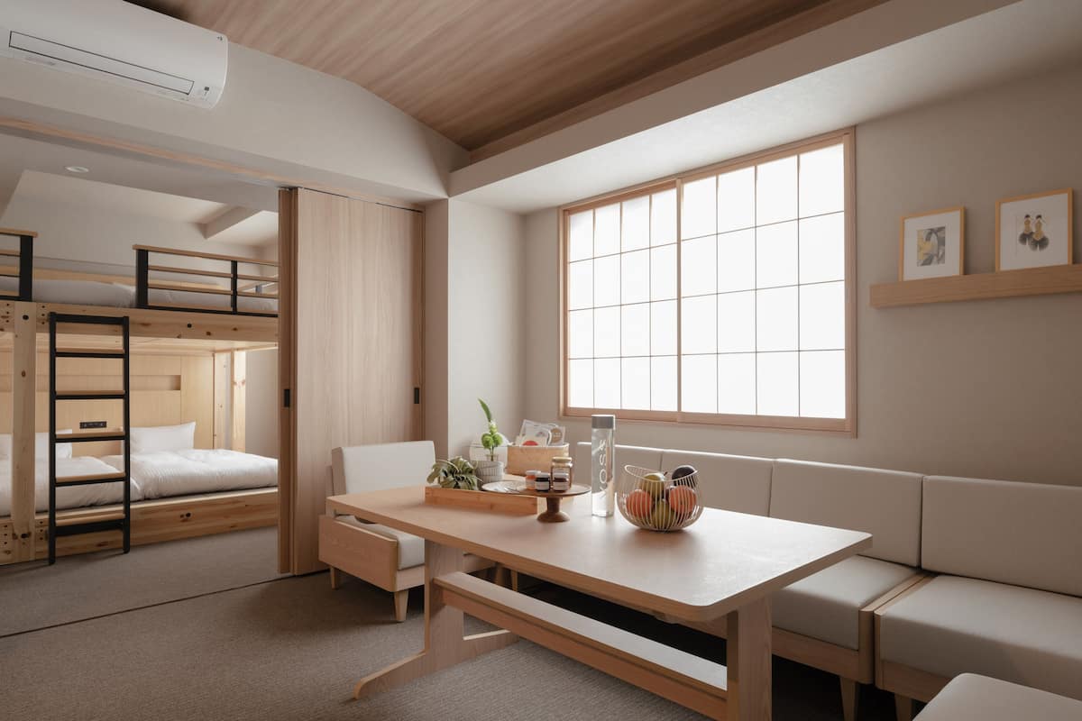 2 Schlafzimmer, Allergikerbettwaren, Zimmersafe, Bügeleisen/Bügelbrett