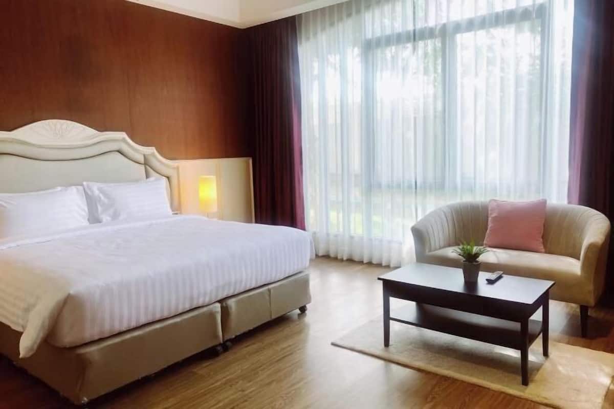 Minibar, in-room safe, individually furnished, free WiFi