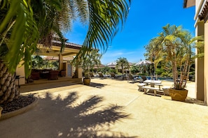 Family Villa | Terrace/patio - 5 Bedroom Pool Villa Close To Town H5 (Hua Hin)