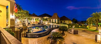 5 Bedroom Pool Villa Close To Town H5