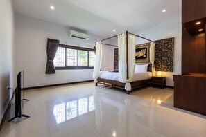 Family Villa | 5 bedrooms, free WiFi, bed sheets - 5 Bedroom Pool Villa Close To Town H5 (Hua Hin)