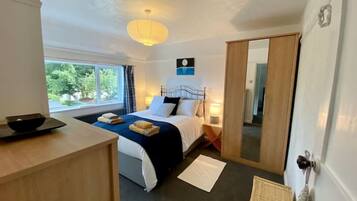 3 bedrooms, iron/ironing board, travel crib, free WiFi