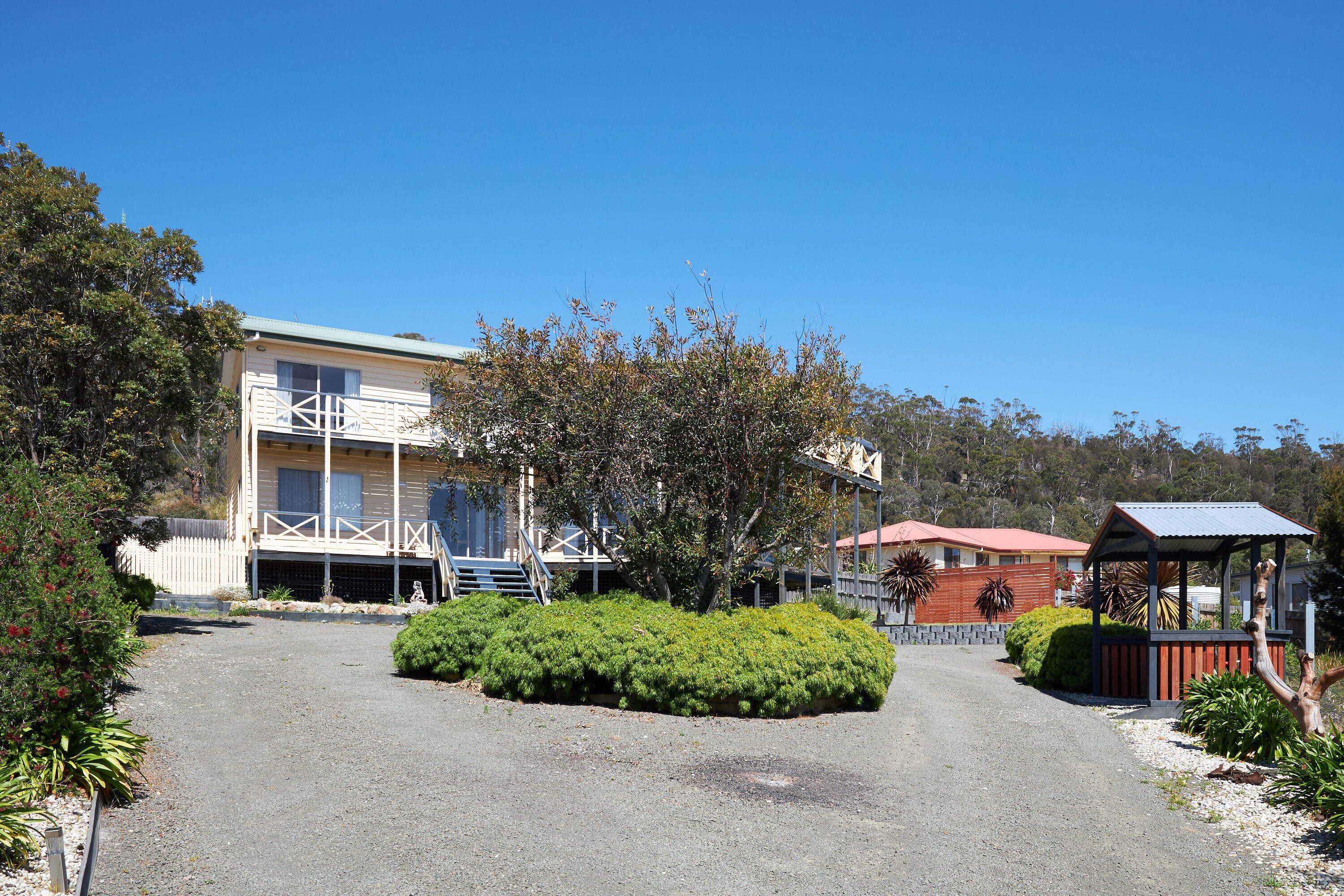 SUNNY WAYS - Bicheno