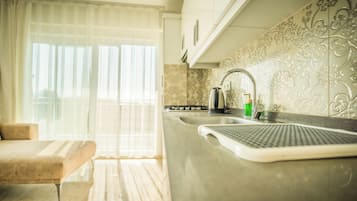 2+1 Daire | Eget kjøkken | Kjøleskap, kokeplater, oppvaskmaskin og kjøkkenutstyr