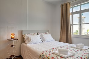 5 habitaciones, tabla de planchar con plancha y wifi gratis 