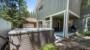 Maison, 6 chambres | Bain à remous privé