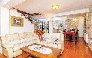 Interior - Quiet Village Villa (Desne)