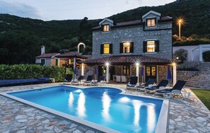 Piscine extérieure, piscine chauffée