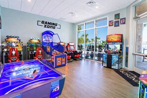 Games room - 10BR Resort Villa / Private Pool & Spa / Sleeps for large group/ Near Disney (Davenport)