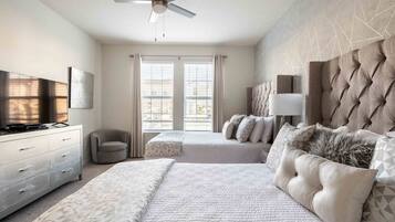 10 chambres, bureau, fer et planche Ă repasser, lit parapluie