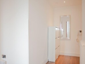 Interior - Lincoln Court by Interhome (Canary Wharf)