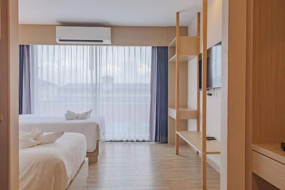 In-room safe, blackout curtains, rollaway beds, free WiFi