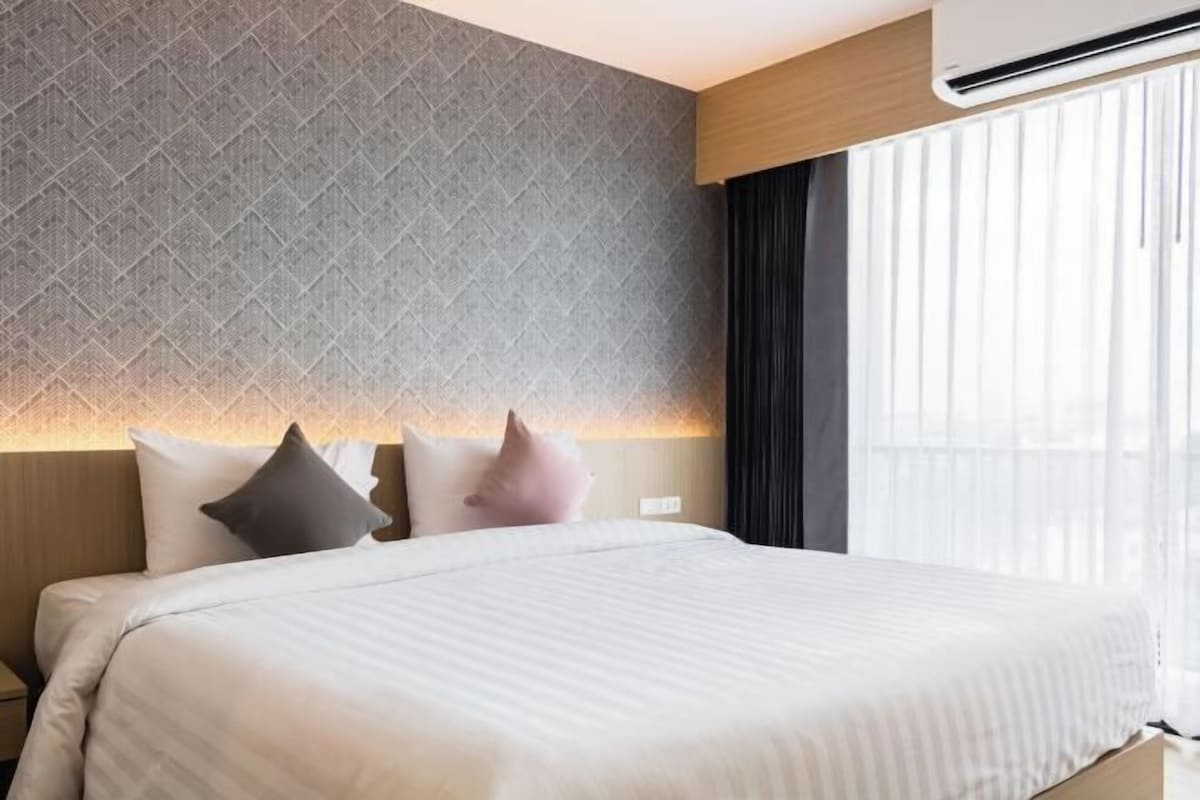 In-room safe, blackout curtains, rollaway beds, free WiFi
