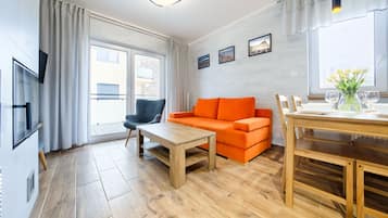 Apartment (6) | Wohnbereich | Flachbildfernseher