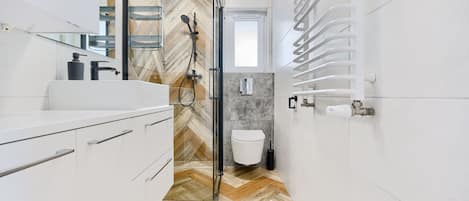 Appartement (6) | Salle de bain | Douche, serviettes fournies