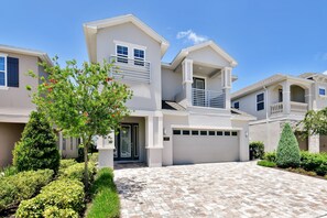 Exterior - Modern Home near Disney with Private Pool and Waterpark & Resort Access at Encore Resorts Reunion -. (Four Corners)