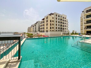 Outdoor pool - HiGuests - La Cote B2 (Dubai)