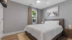 3 bedrooms, free WiFi - Newly Renovated 3 Bedroom with High-End Finishes Only 2 Blocks from the Beach! (Wildwood)