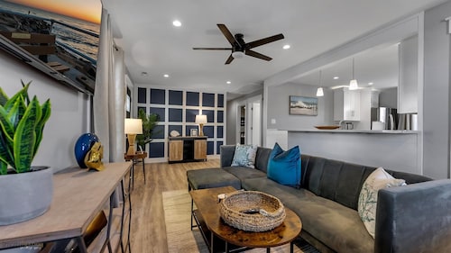 Newly Renovated 3 Bedroom with High-End Finishes Only 2 Blocks from the Beach!