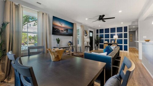 Newly Renovated 3 BR w/ High-End Finish!