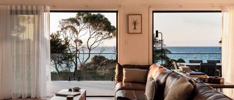 Smart-tv och eldstad