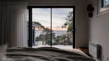 2 bedrooms, iron/ironing board, travel cot, free WiFi