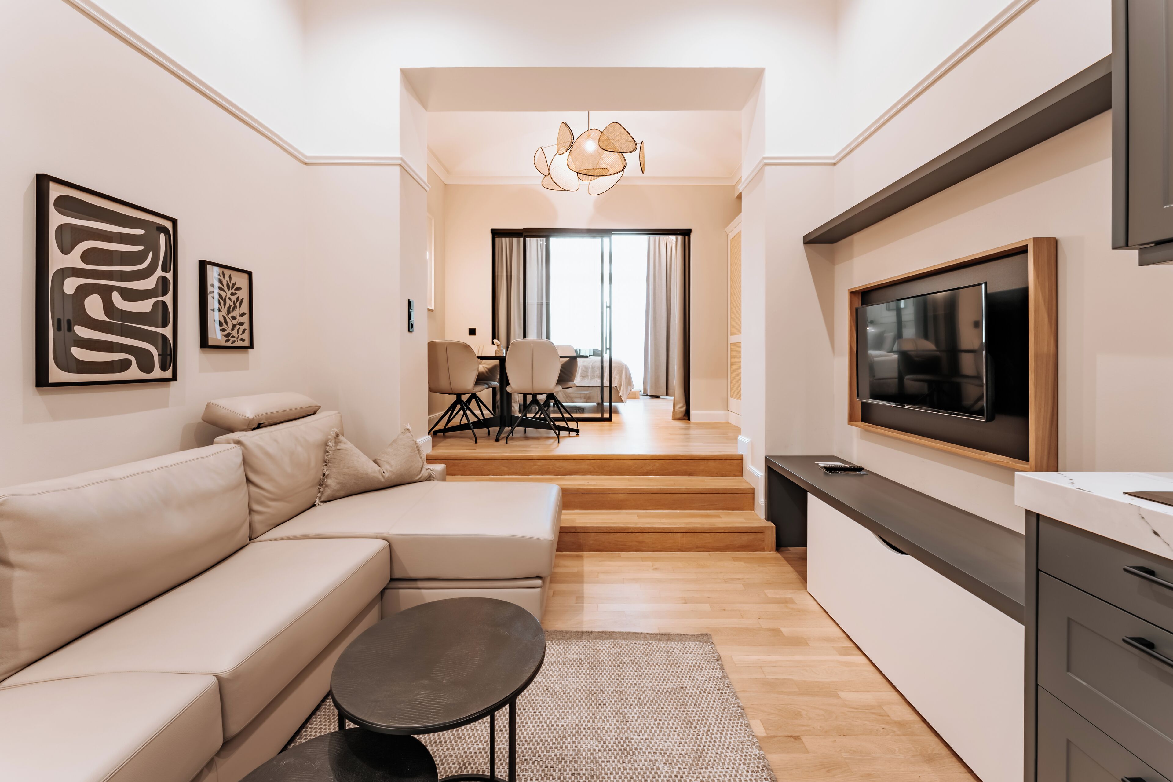 高級套房 | 客房內保險箱、熨斗/熨衣板、免費無線上網