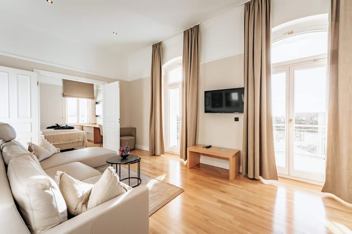 家庭套房 | 客房內保險箱、熨斗/熨衣板、免費無線上網